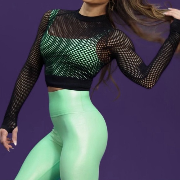 Carbon38 fitted fishnet mesh crop top - Picture 1 of 9